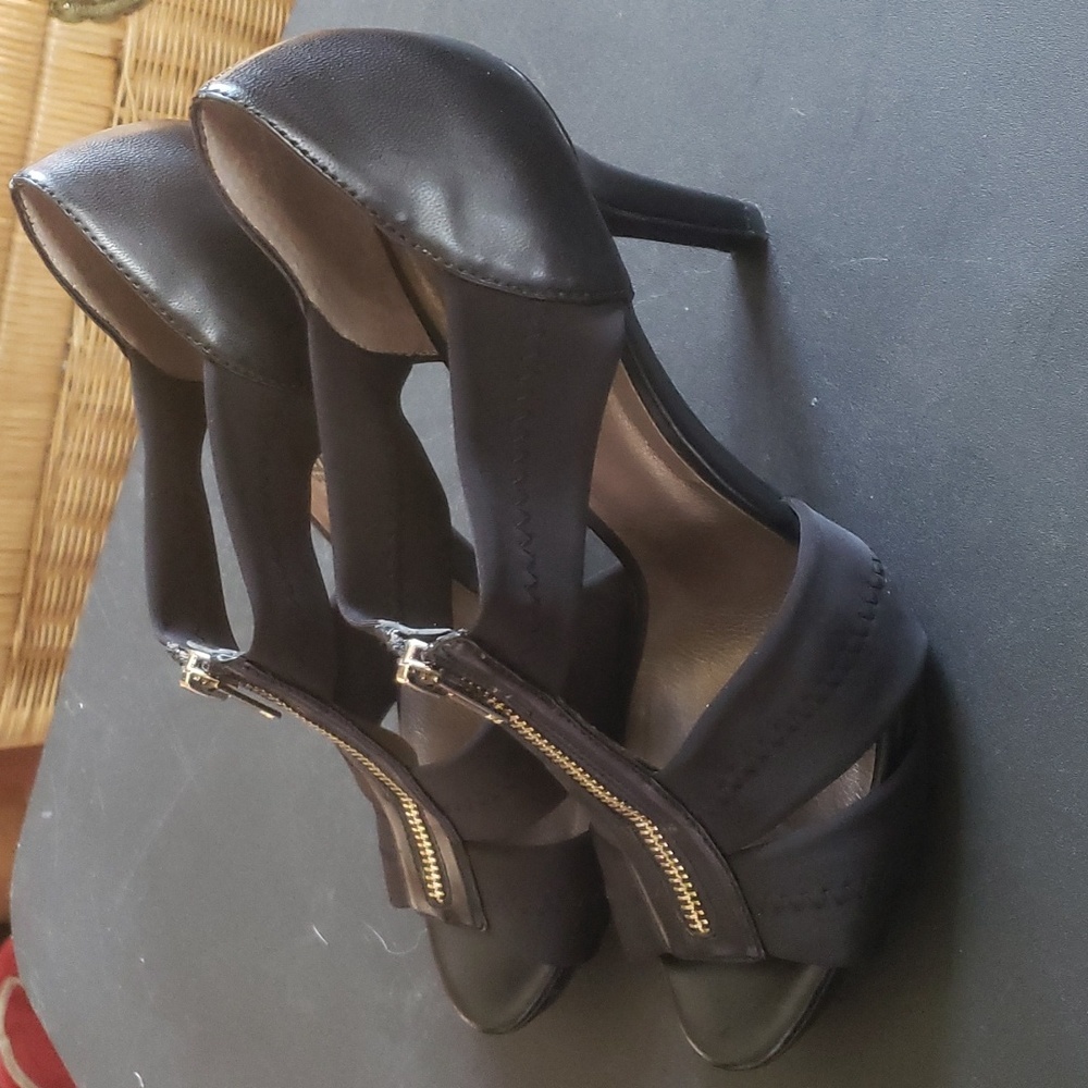 Moda Spana 4 in Heels Size 9.5 New